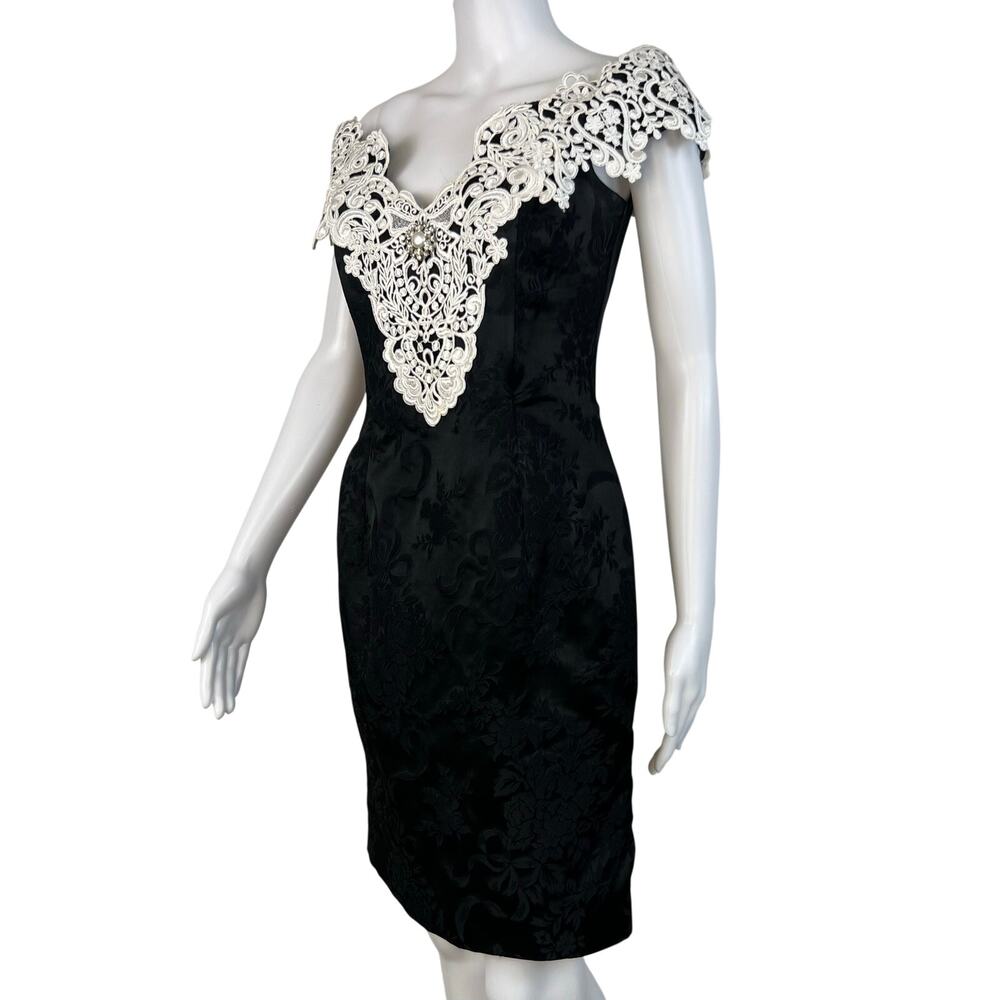 Vintage Scott Mcclintock Elegant Black Dress Classic White Lace Detail (Sz 6) - Picture 3 of 16